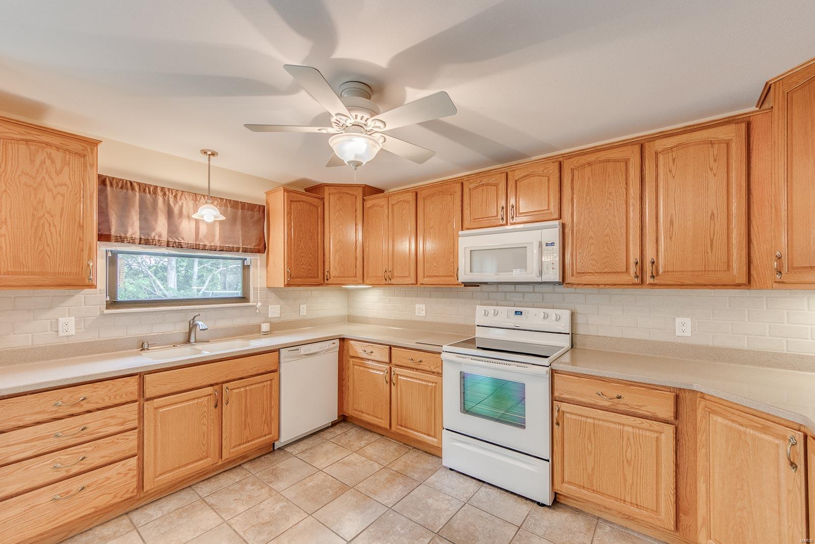 104 Tara Ridge Court Ballwin, MO 63021 - Photo 16 of 52 Gallery Image 16
