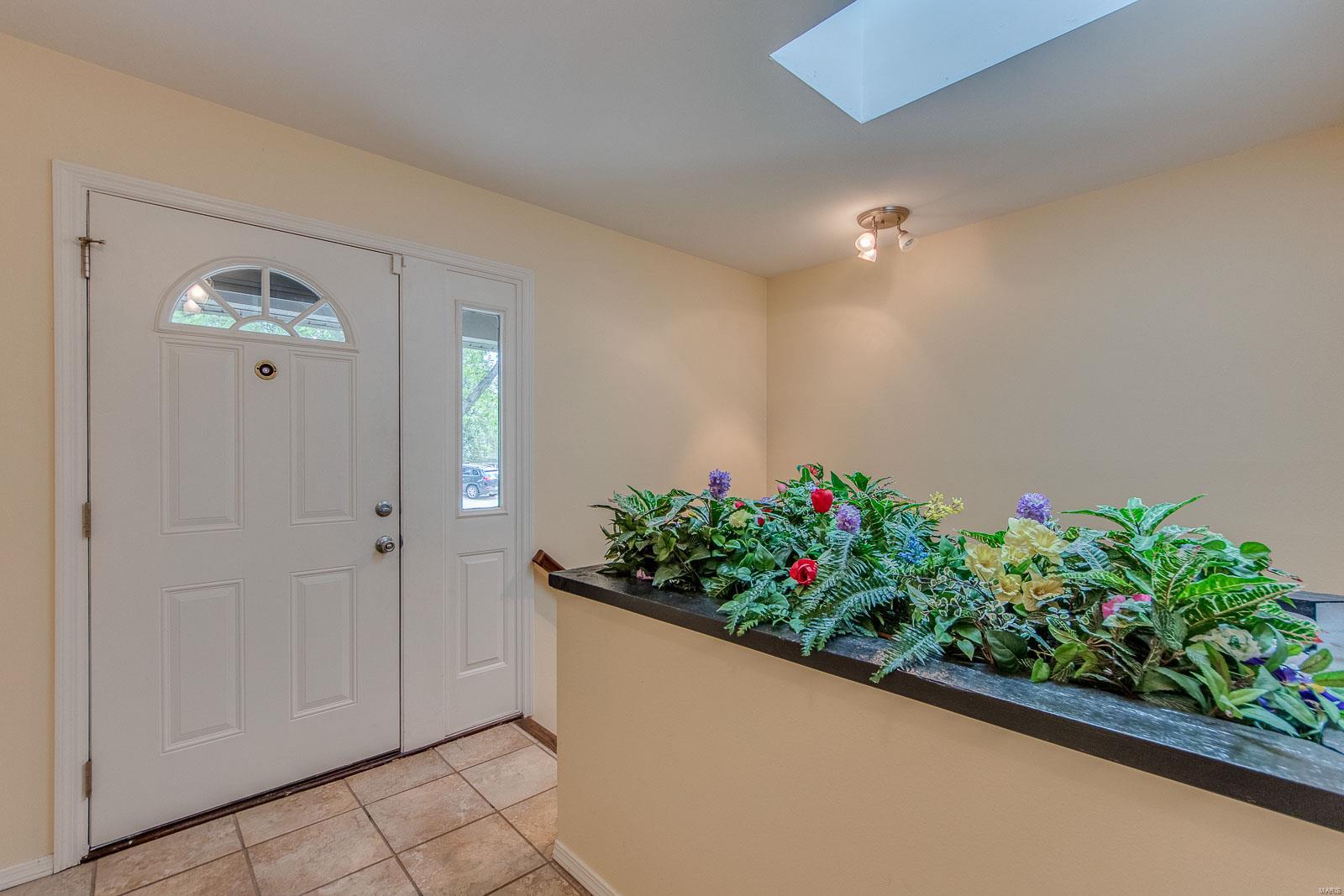 104 Tara Ridge Court Ballwin, MO 63021 - Photo 3 of 52 Gallery Image 3