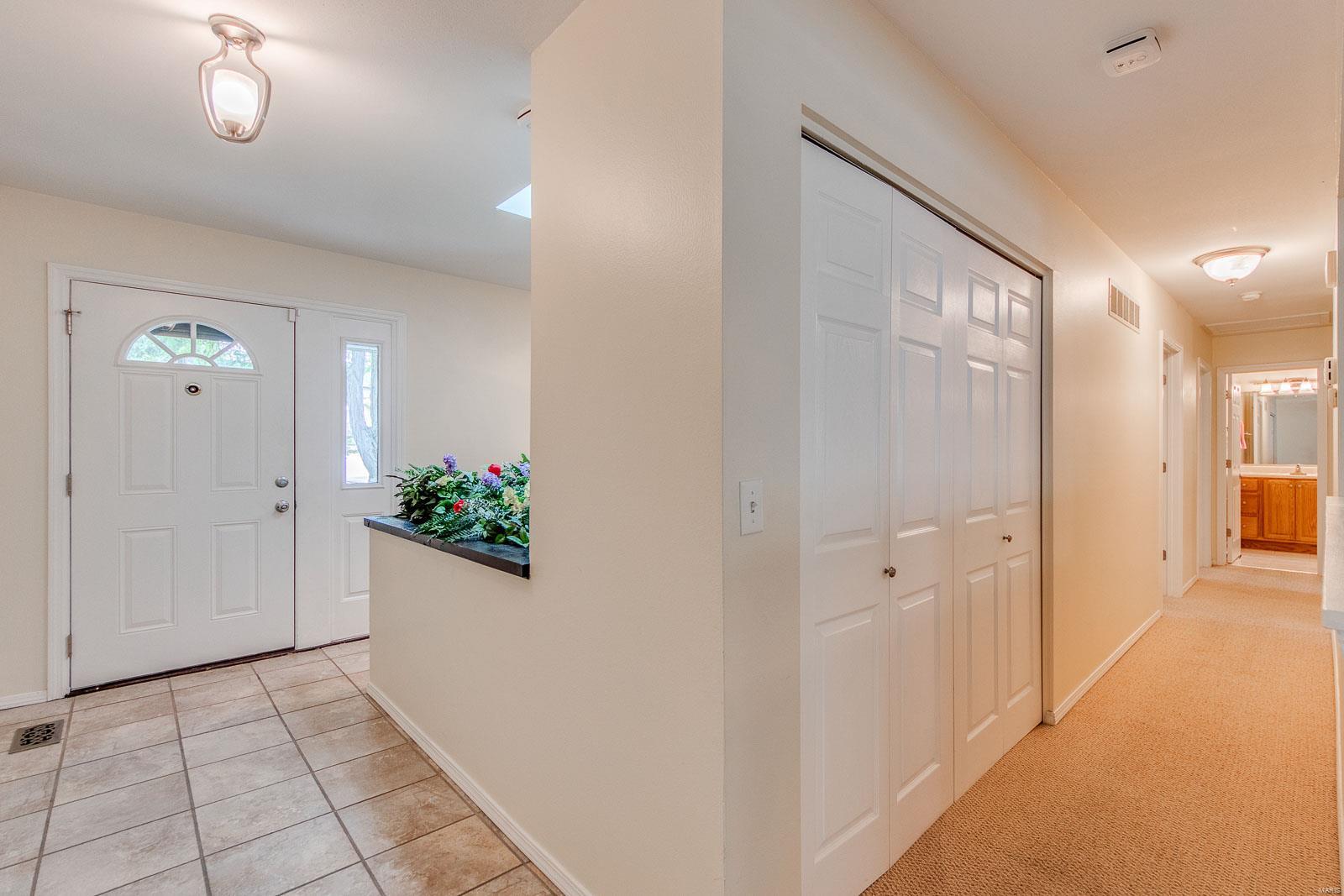 104 Tara Ridge Court Ballwin, MO 63021 - Photo 5 of 52 Gallery Image 5