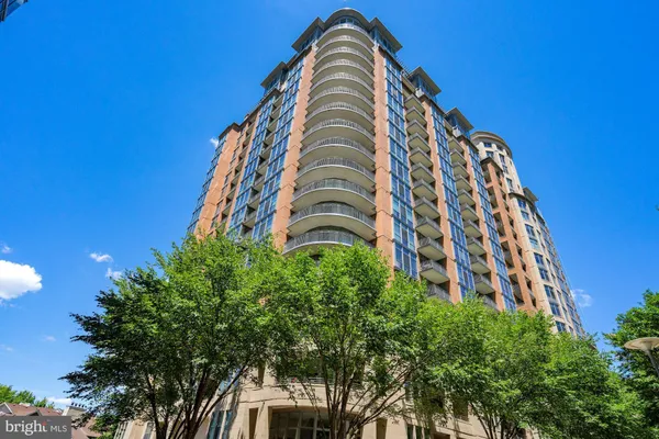 $819,888 | 8220 Crestwood Heights Drive, Unit 1517, McLean, VA 22102