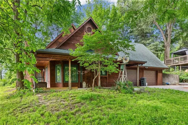$495,000 | 301 Southwest 13th Street, Oak Grove, MO 64075