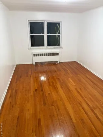 $3,300 | 33-08 Francis Lewis Boulevard, Unit 2 | Auburndale