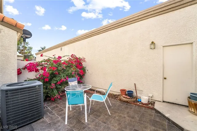 $263,900 | 340 Seine Way, Henderson, NV 89014
