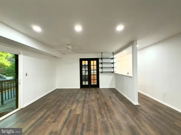 $2,597 | 3300 South 28th Street, Unit 302, Alexandria, VA 22302