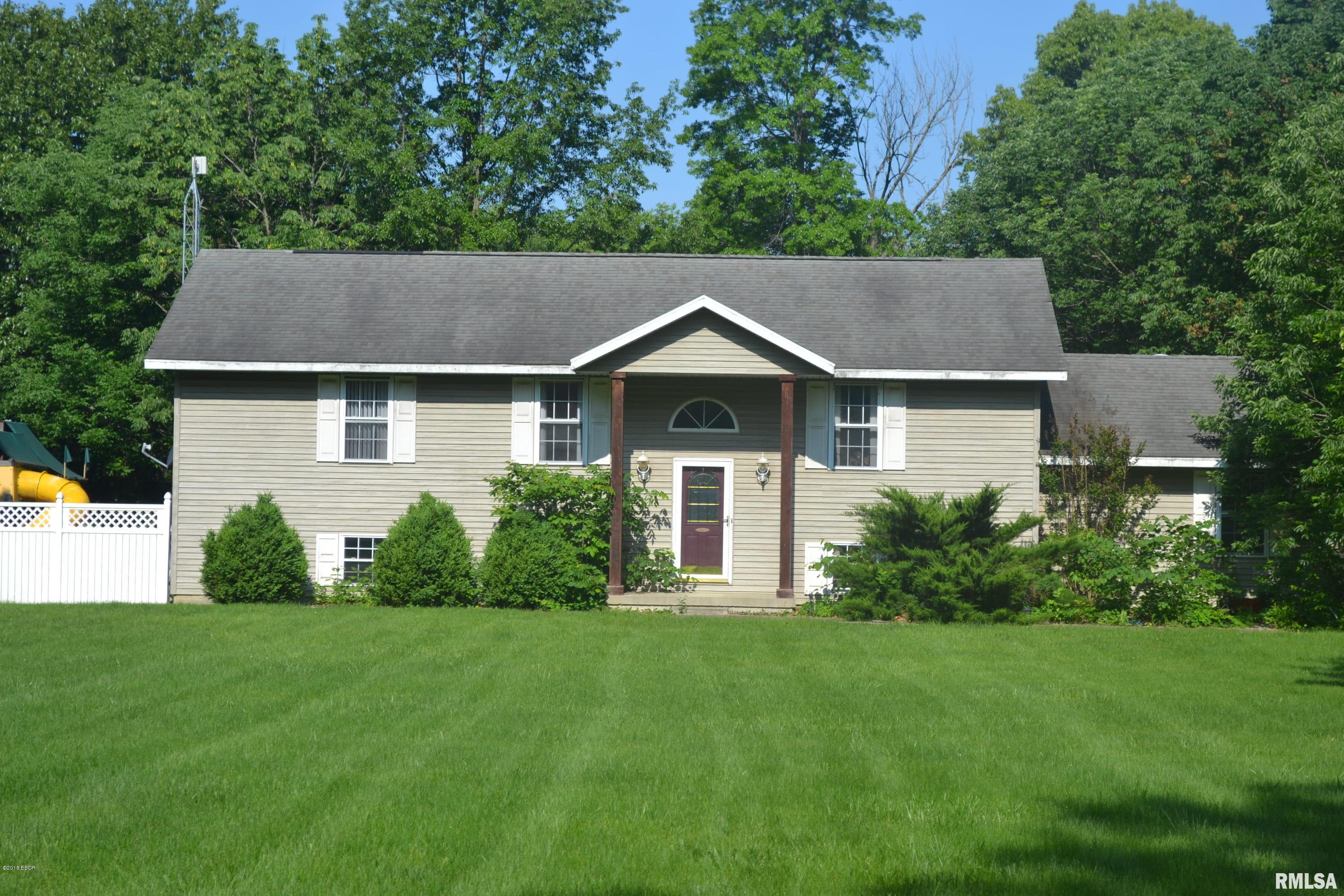 658 Deerfield Road Walnut Hill, IL 62893 - Photo 2 of 31
