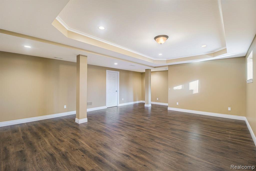 837 Balsam Circle Rochester, MI 48307 - Photo 24 of 38