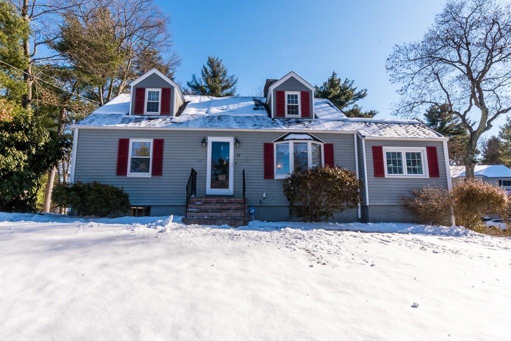 29 Hutchinson Road Walpole, MA 02081 - Photo 2 of 38 Gallery Image 2