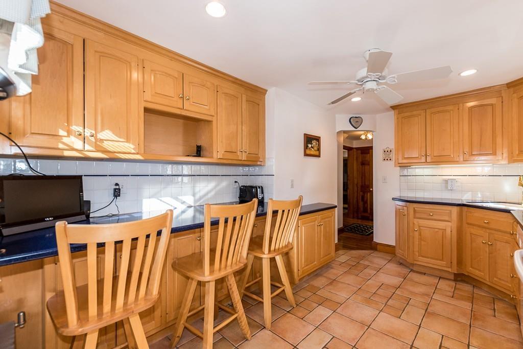 29 Hutchinson Road Walpole, MA 02081 - Photo 6 of 38 Gallery Image 6