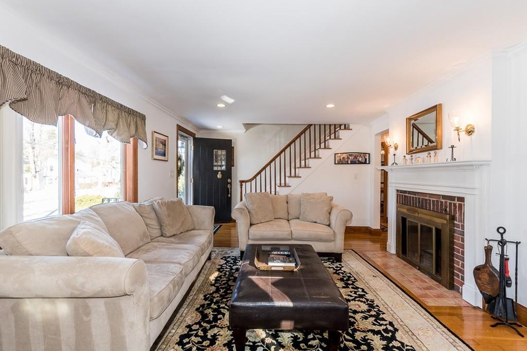 29 Hutchinson Road Walpole, MA 02081 - Photo 7 of 38 Gallery Image 7