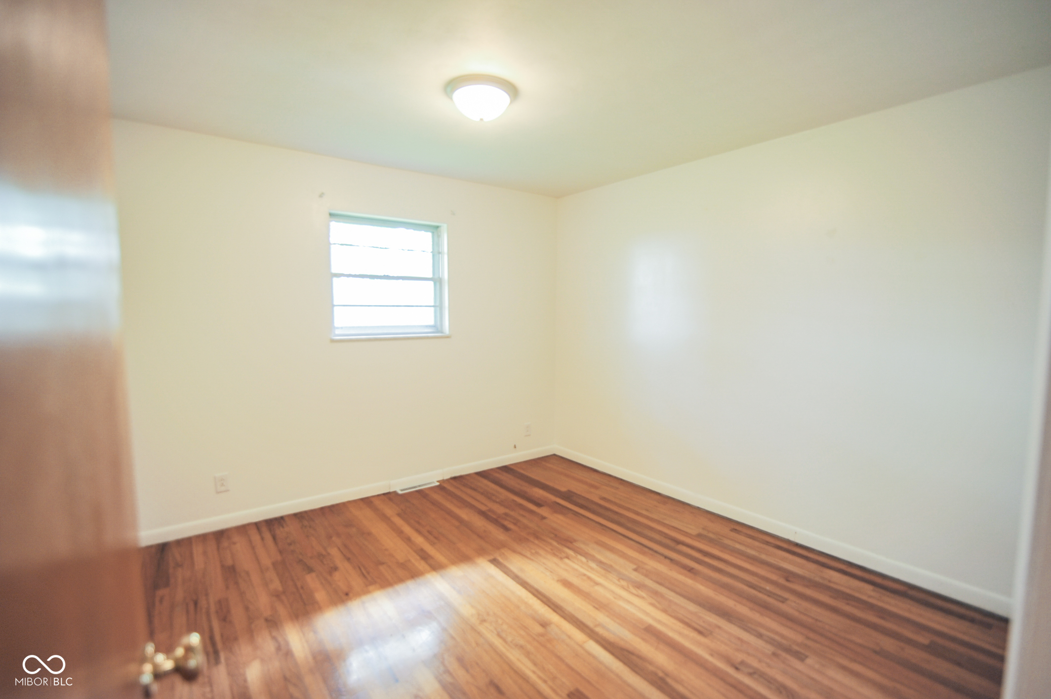 8325 Lake Road Indianapolis, IN 46217 - Photo 13 of 29 Gallery Image 13