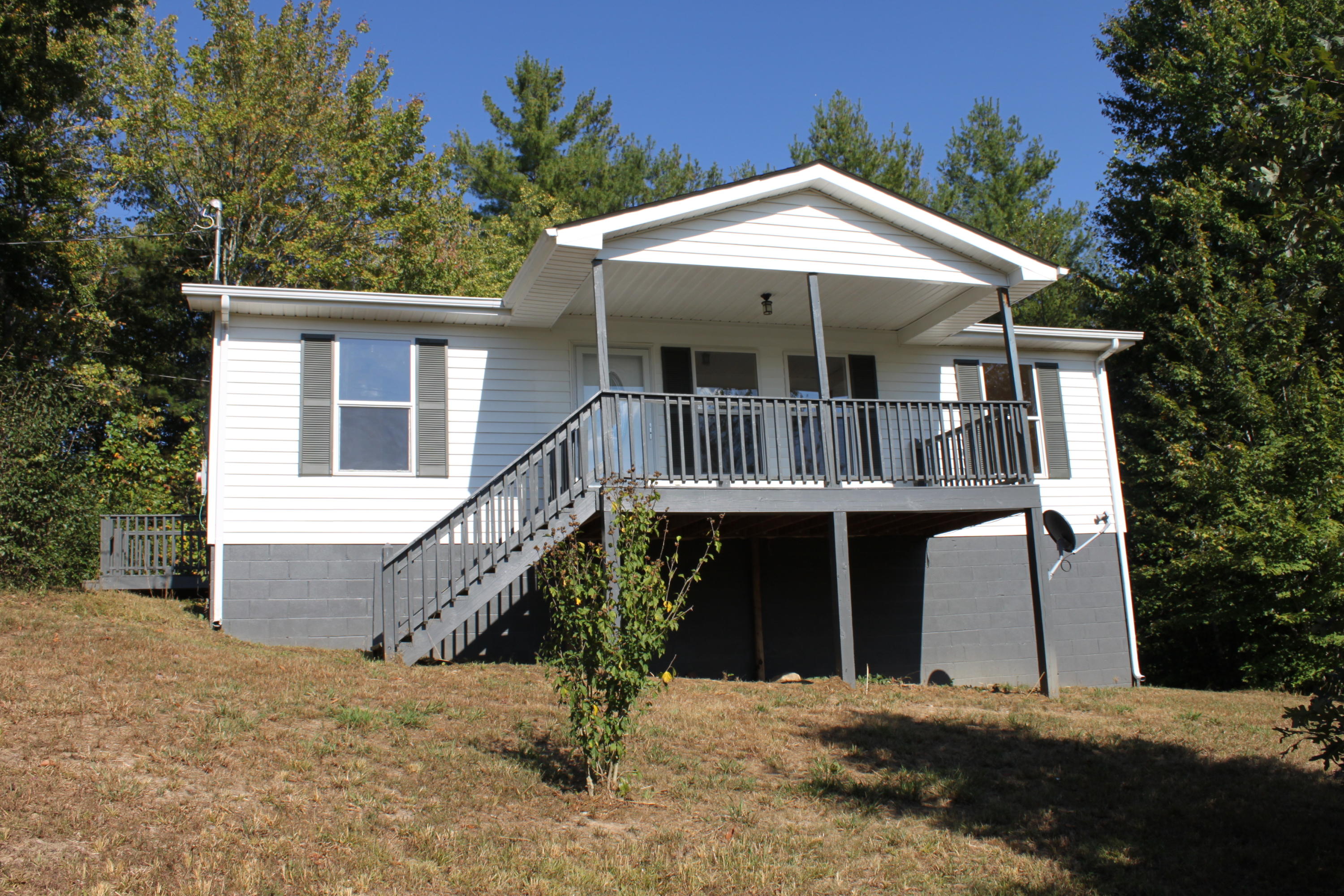 381 Williams Road Huntsville, TN 37756 - Photo 2 of 12 Front