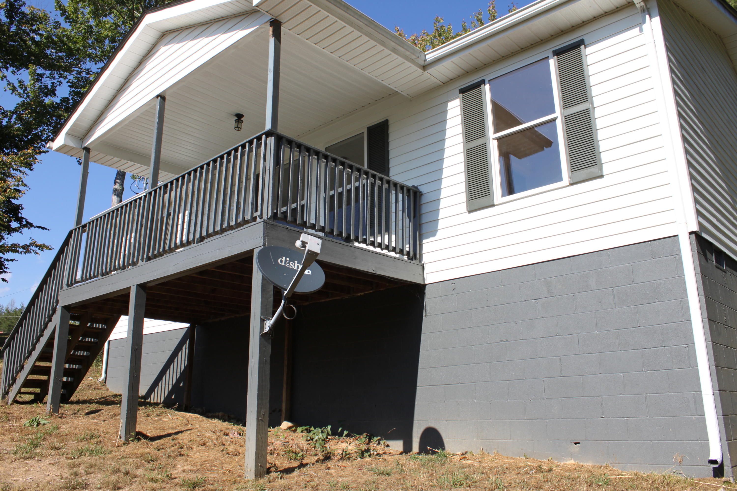 381 Williams Road Huntsville, TN 37756 - Photo 3 of 12 Front