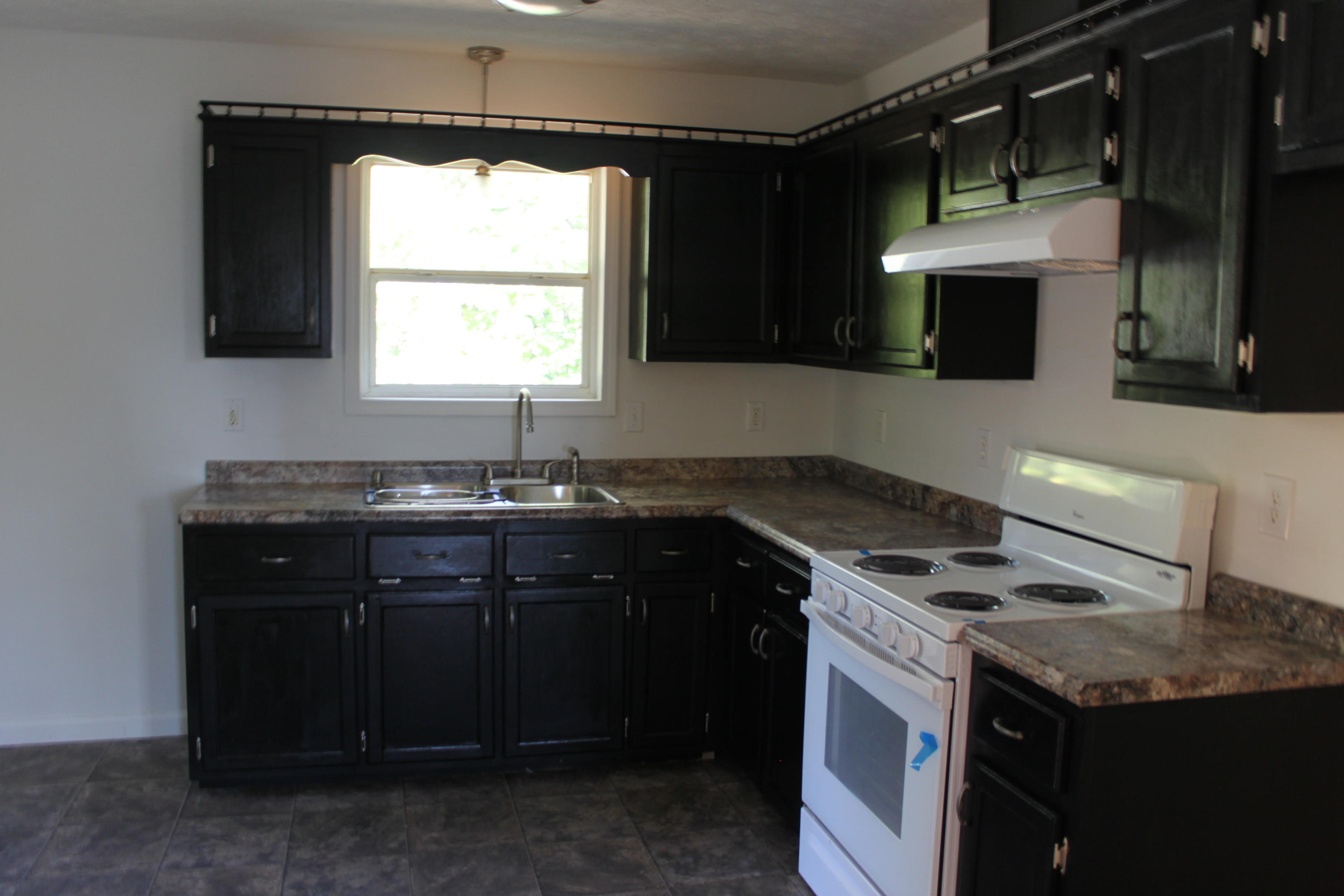 381 Williams Road Huntsville, TN 37756 - Photo 5 of 12 kitchen