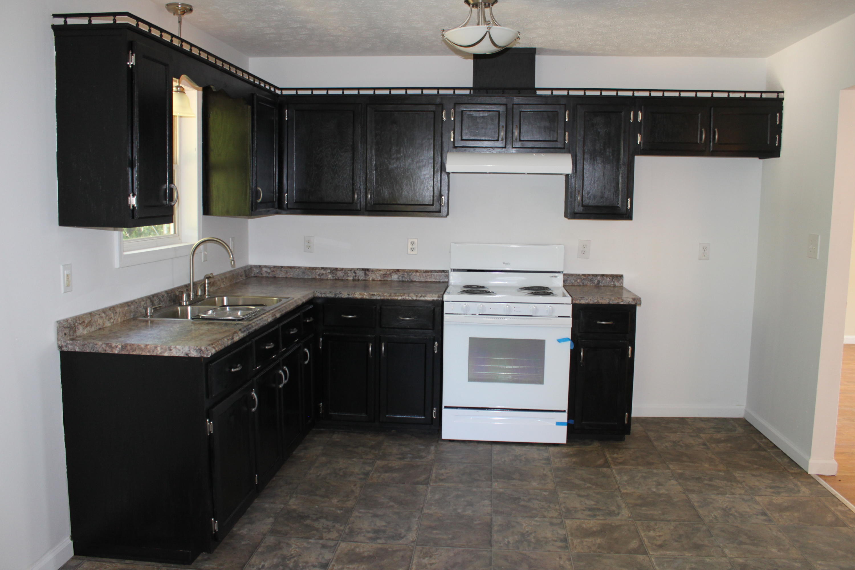 381 Williams Road Huntsville, TN 37756 - Photo 6 of 12 kitchen