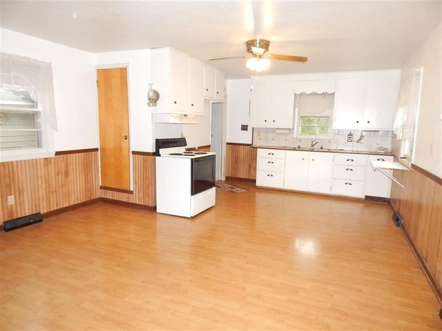 22459 Free Church Road South Beloit, IL 61080 - Photo 6 of 24