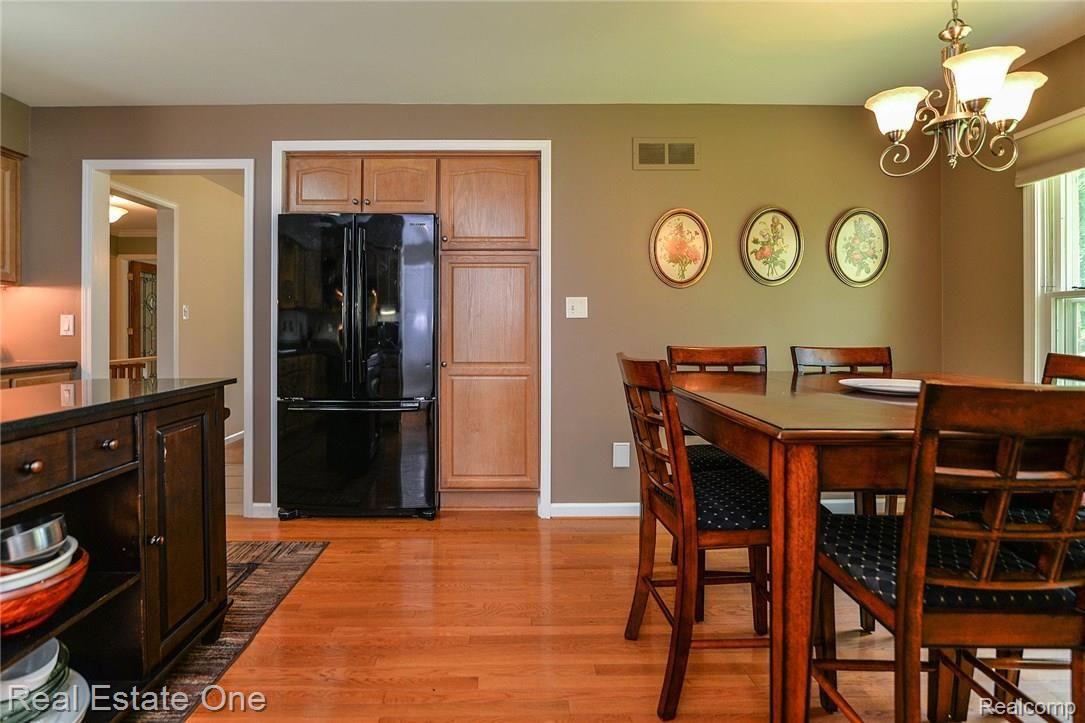 1343 Lone Tree Road Milford, MI 48380 - Photo 22 of 56 35_24.jpg