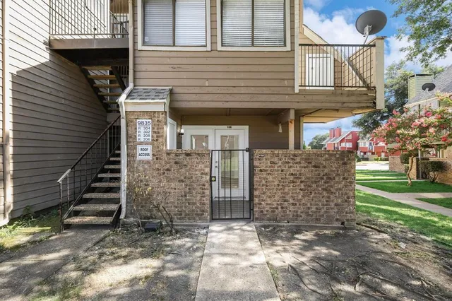 $1,000 | 9835 Walnut Street, Unit 106, Dallas, TX 75243