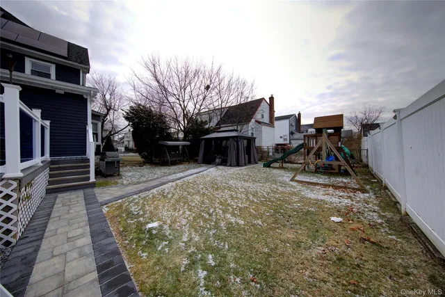 $4,200 | 29 3rd Avenue, East Rockaway, NY 11518