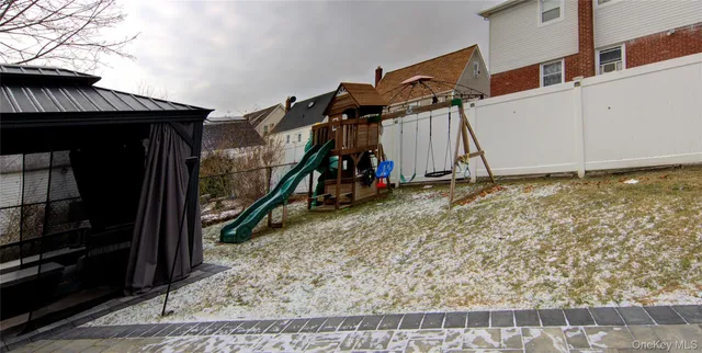 $4,200 | 29 3rd Avenue, East Rockaway, NY 11518