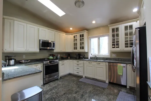 $6,900 | 31-33 Florence Street, Unit 31, Newton, MA 02459