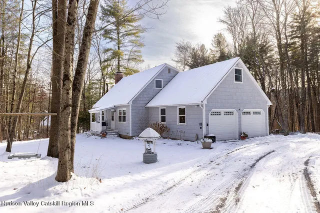 $540,000 | 230 Middle Road, Austerlitz, NY 12017