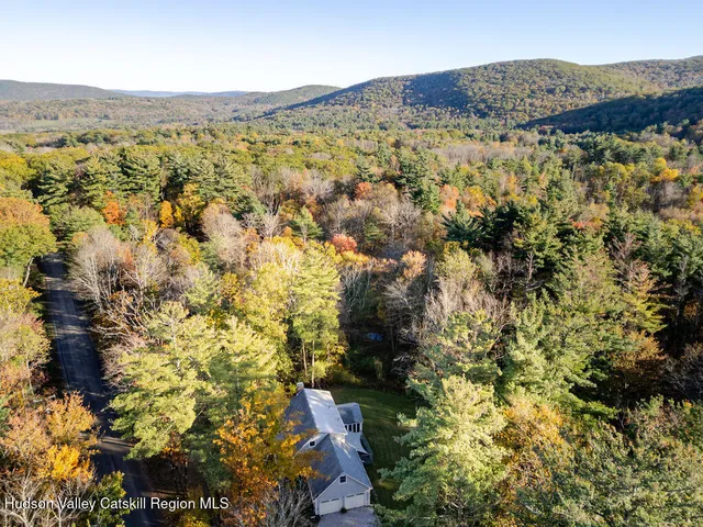 $540,000 | 230 Middle Road, Austerlitz, NY 12017