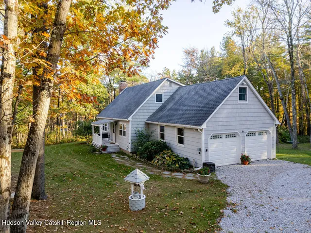 $540,000 | 230 Middle Road, Austerlitz, NY 12017