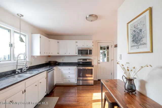 $540,000 | 230 Middle Road, Austerlitz, NY 12017