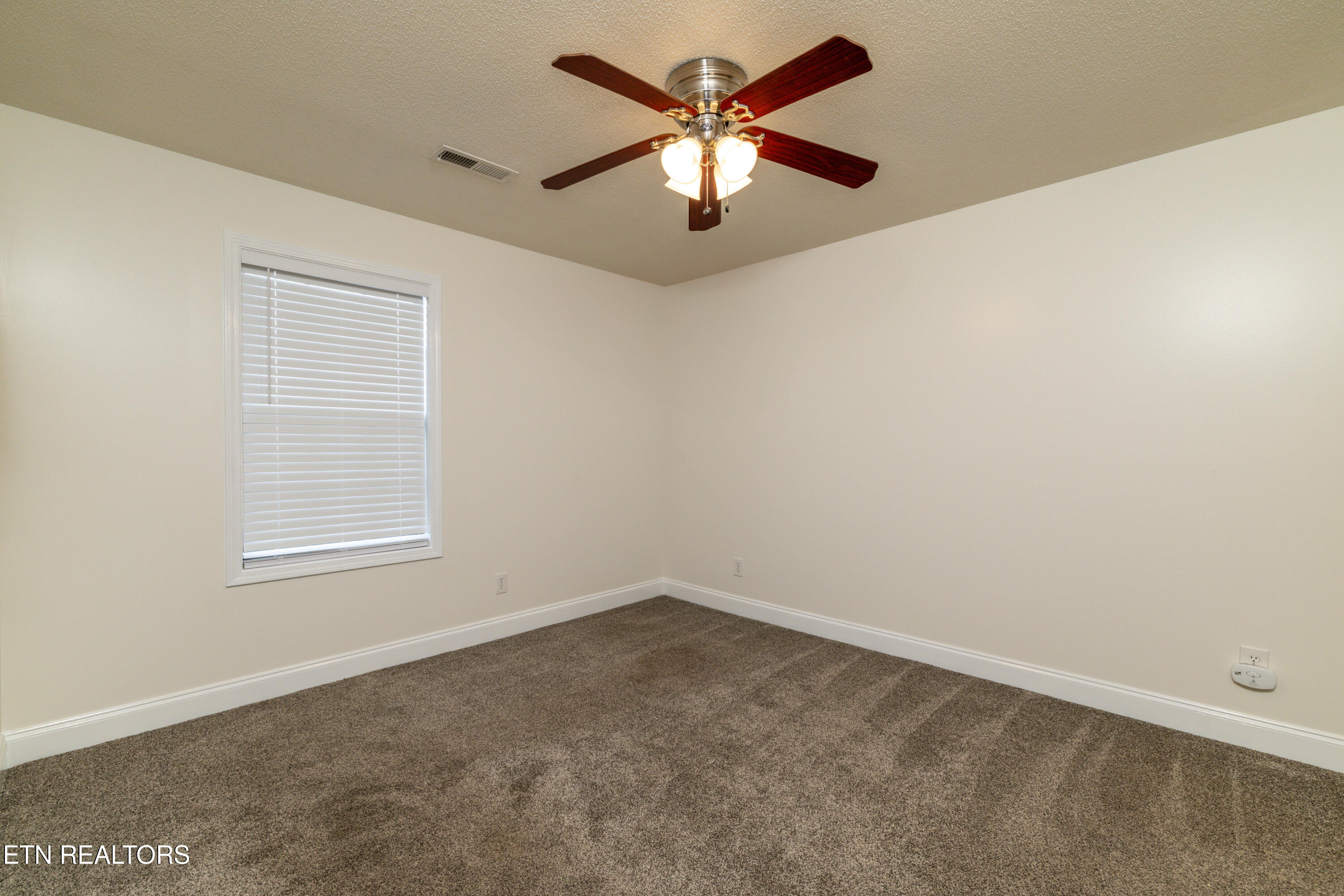 5104 Cates Bend Way Powell, TN 37849 - Photo 18 of 37 755A4279-Edit