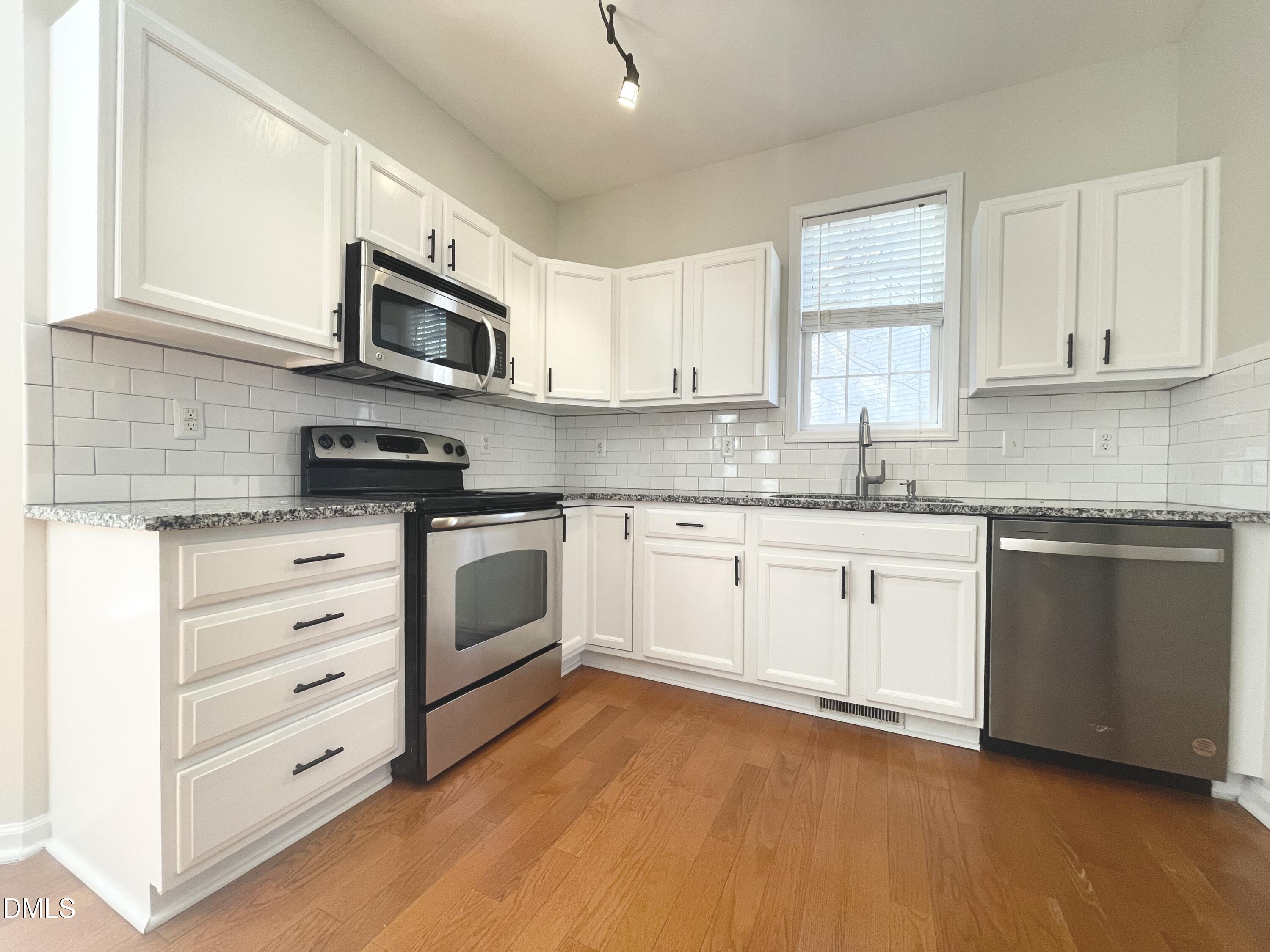 2517 Tadley Court Raleigh, NC 27603 - Photo 5 of 27 IMG_9129