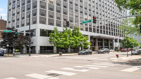 $150,000 | 4343 North Clarendon Avenue, Unit 1818, Chicago, IL 60613