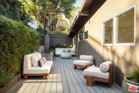 $1,675,000 | 5661 Spreading Oak Drive, Los Angeles, CA 90068