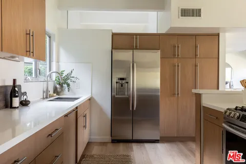 $1,675,000 | 5661 Spreading Oak Drive, Los Angeles, CA 90068