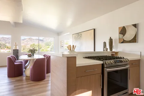 $1,675,000 | 5661 Spreading Oak Drive, Los Angeles, CA 90068