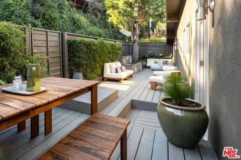 $1,675,000 | 5661 Spreading Oak Drive, Los Angeles, CA 90068