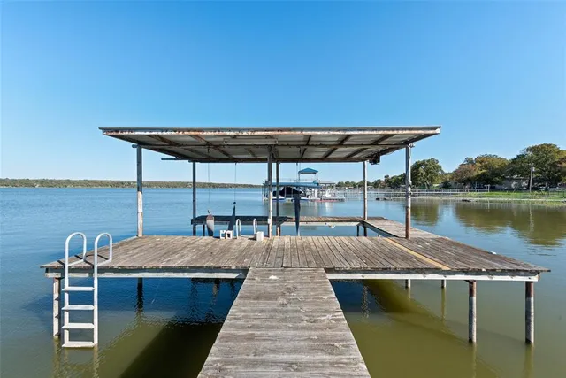 $3,295 | 2569 Castle Circle, Fort Worth, TX 76108