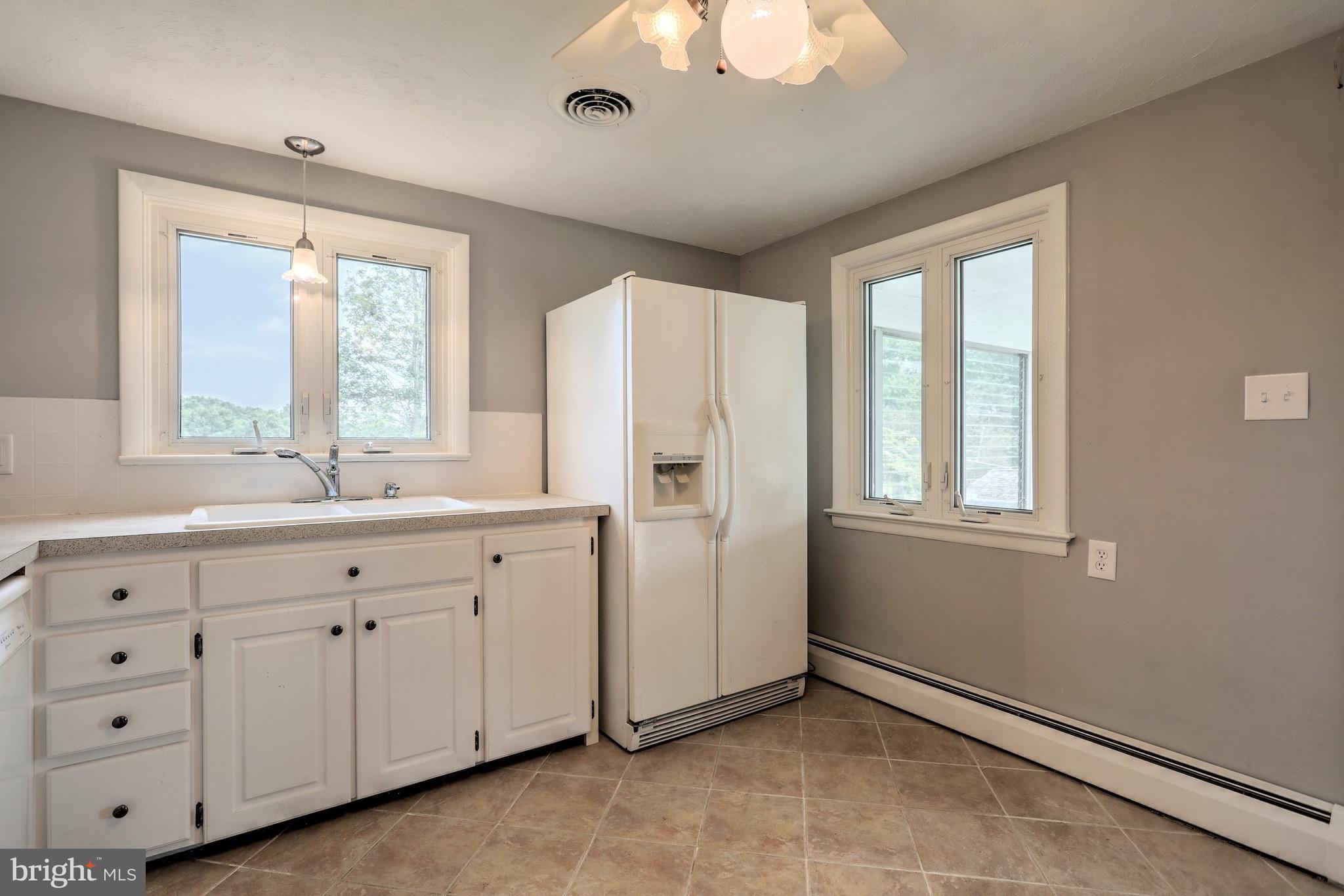 1245 Crescent Road York, PA 17402 - Photo 10 of 29 Gallery Image 10