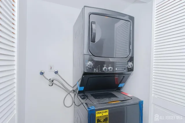 a view of utility room