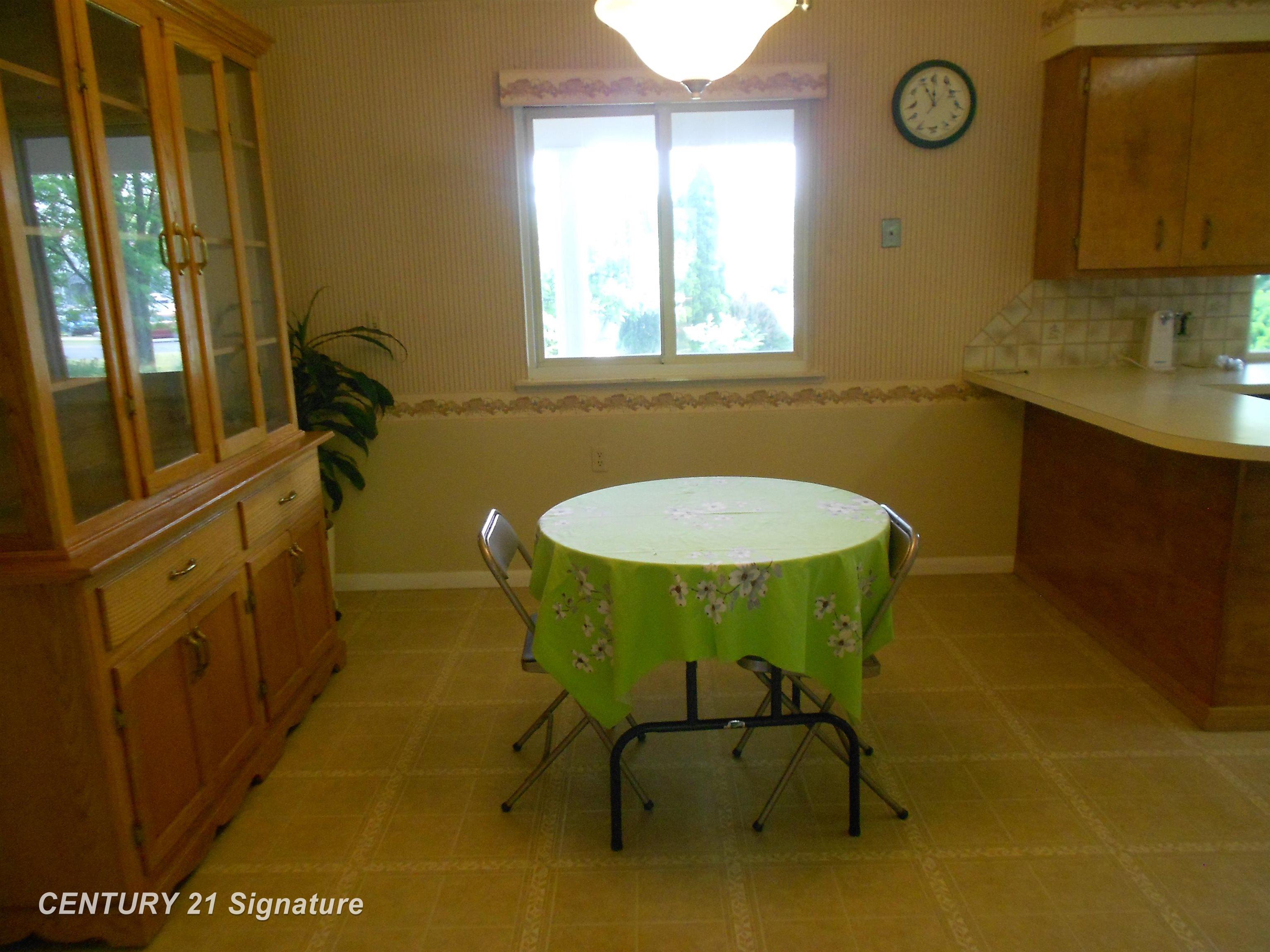 6825 Midland Road Freeland, MI 48623 - Photo 9 of 30