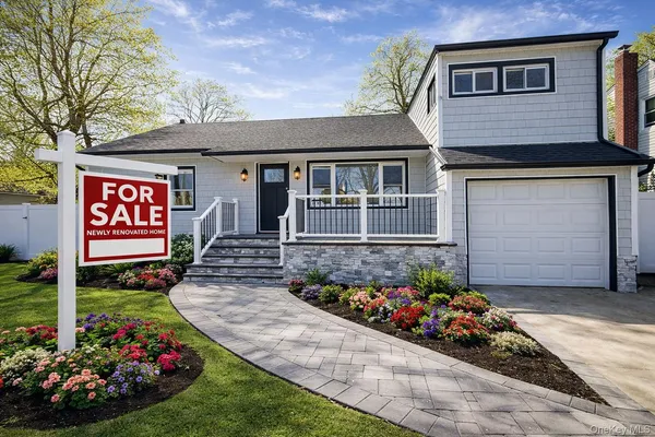 $799,000 | 207 Wright Street, Westbury, NY 11590