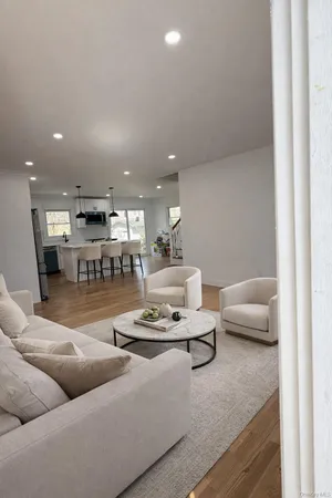 $799,000 | 207 Wright Street, Westbury, NY 11590