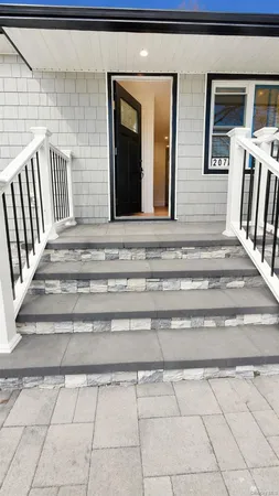 $799,000 | 207 Wright Street, Westbury, NY 11590