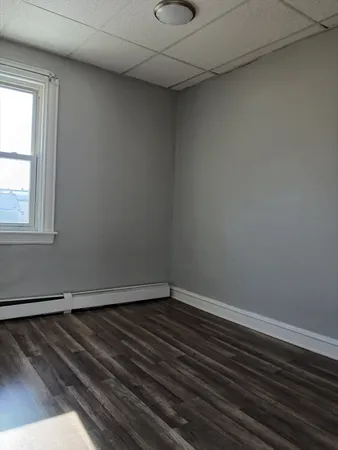 $1,350 | 187 Brightman Street, Unit 3W, Fall River, MA 02720