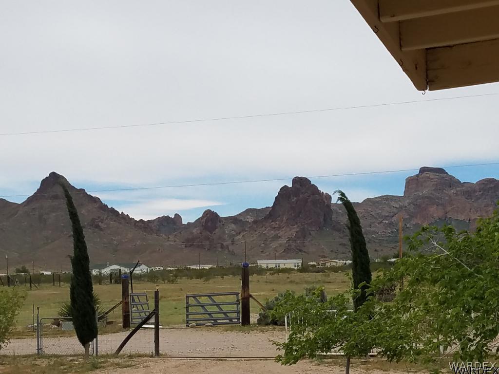2450 South Carrizo Road Golden Valley, AZ 86413 - Photo 4 of 25 a view of lake and mountain
