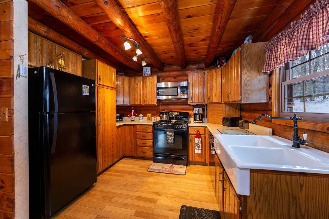 320 Snake Hill Road Burrillville, RI 02830 - Photo 6 of 28