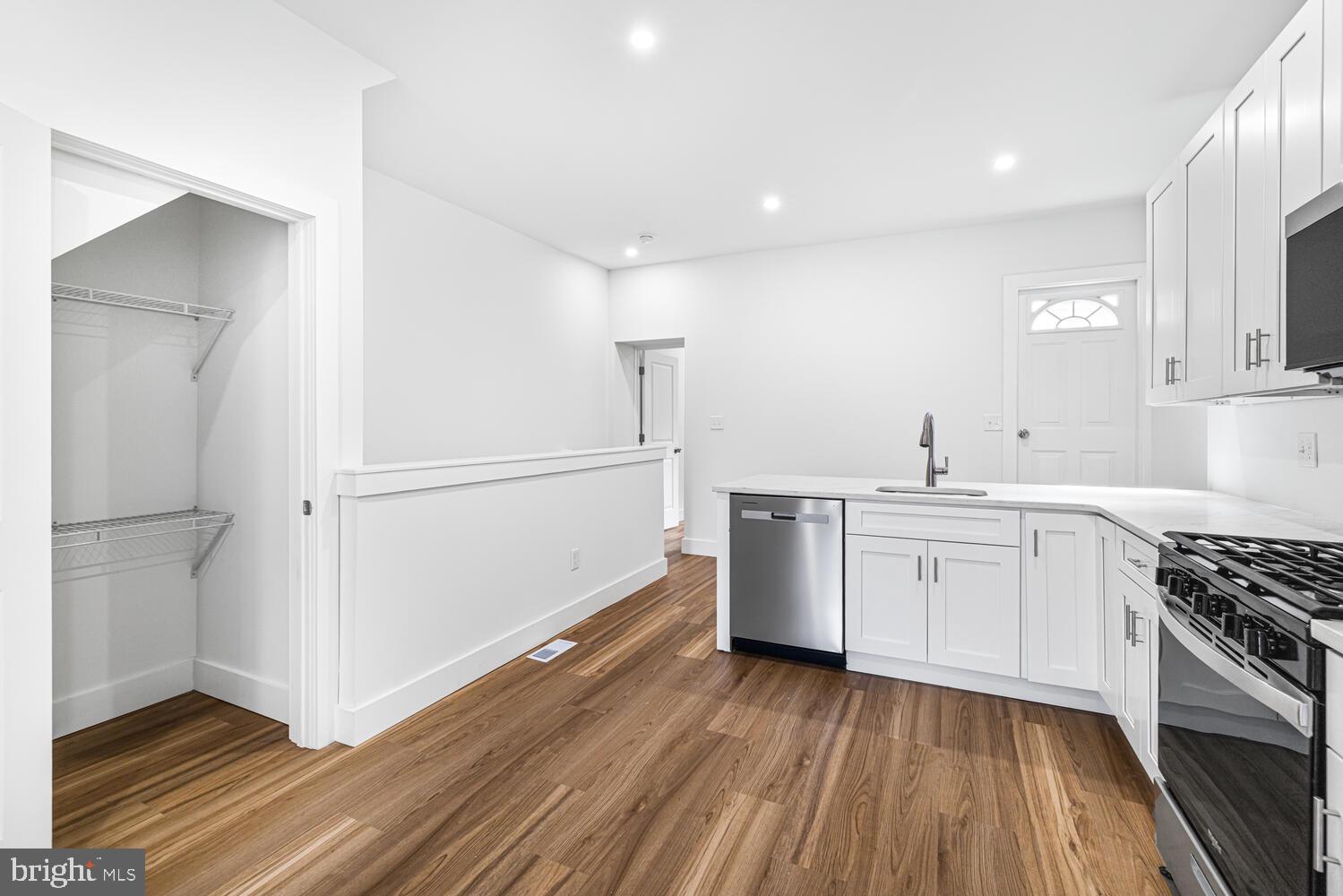 1830 Catharine Street Philadelphia, PA 19146 - Photo 5 of 42
