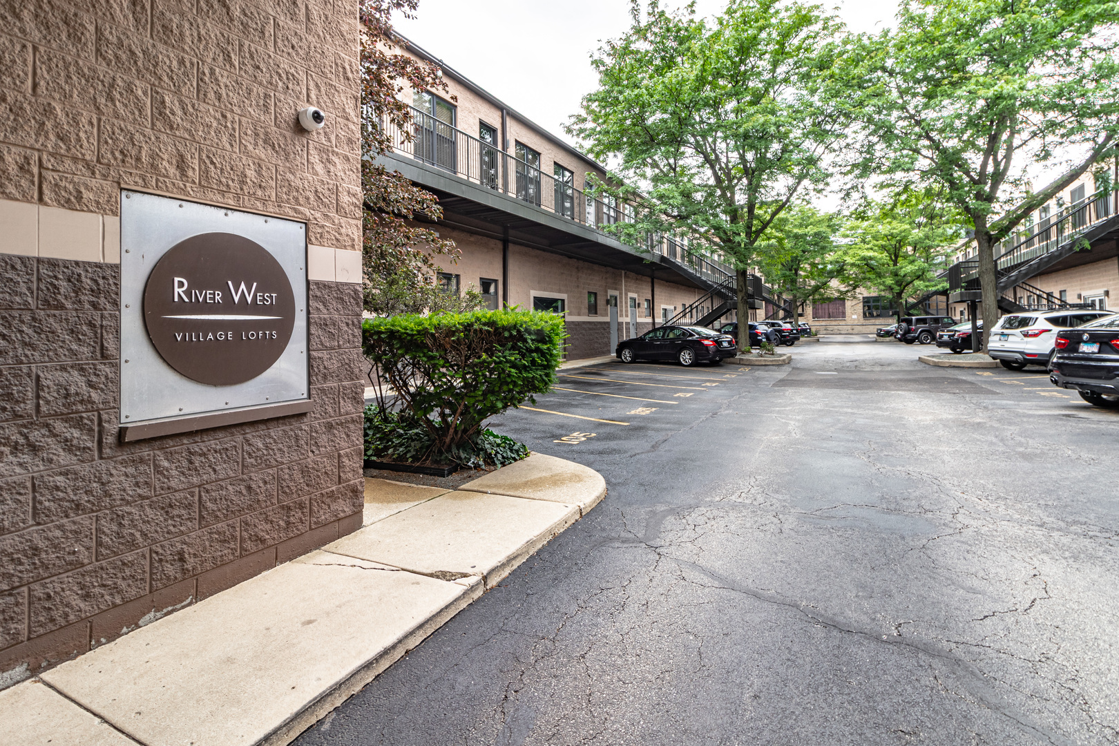 400 North Racine Avenue, Unit 110B Chicago, IL 60642 - Photo 2 of 14