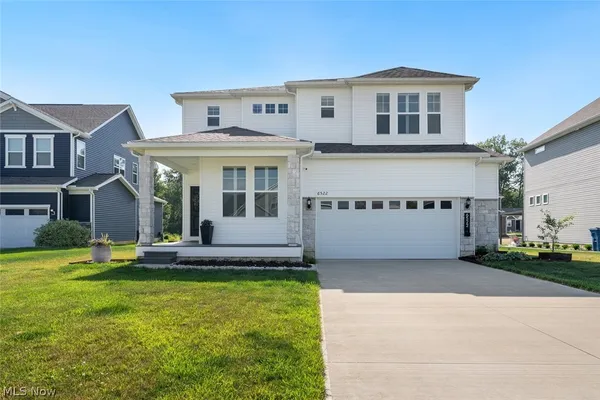 $598,900 | 6522 Daisy Lane, Olmsted Falls, OH 44138