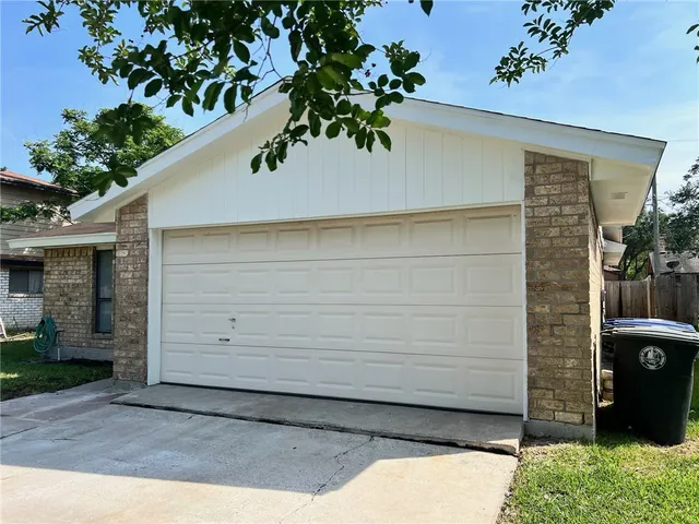 a view of entrance gate of house