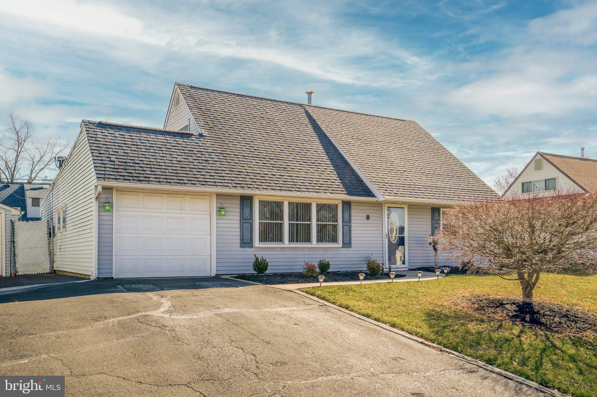 8 Harrow Road Levittown, PA 19056 - Photo 1 of 14 Gallery Image 1